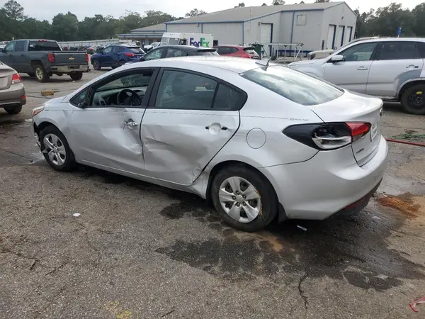 3KPFK4A70HE109312 2017 KIA FORTE - Image 2