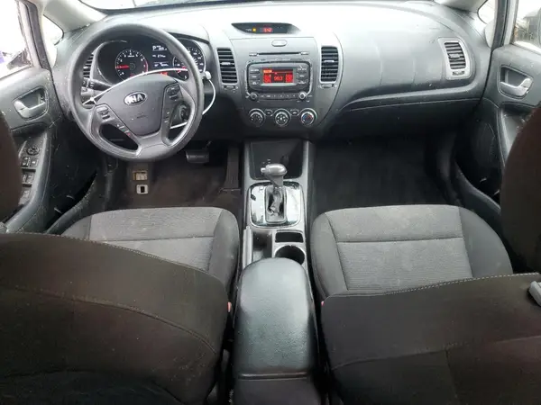 3KPFK4A70HE109312 2017 KIA FORTE - Image 8