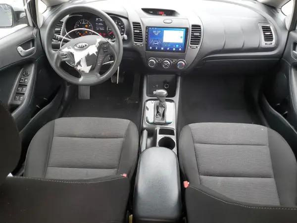 3KPFK4A70HE110072 2017 KIA FORTE - Image 8