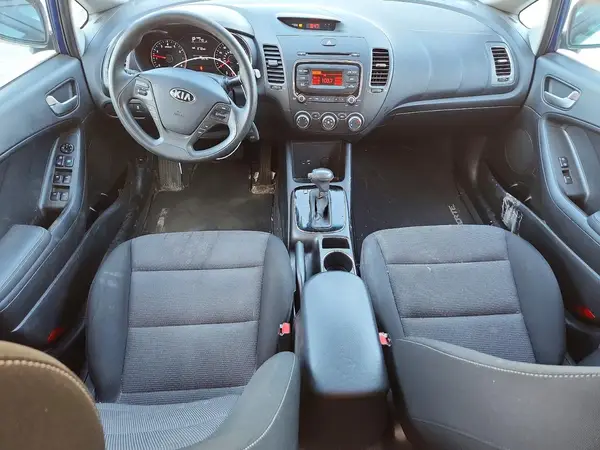 3KPFK4A70HE111450 2017 KIA FORTE - Image 8