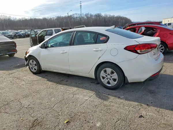 3KPFK4A70HE114123 2017 KIA FORTE - Image 2