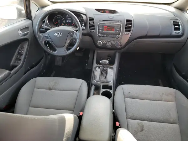 3KPFK4A70HE114977 2017 KIA FORTE - Image 8