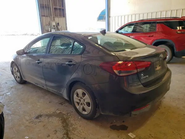 3KPFK4A70HE115921 2017 KIA FORTE - Image 2