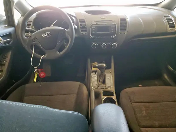 3KPFK4A70HE115921 2017 KIA FORTE - Image 8