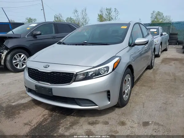 3KPFK4A70HE115935 2017 KIA FORTE - Image 2