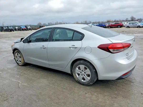 3KPFK4A70HE117023 2017 KIA FORTE - Image 2
