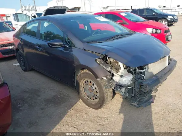 3KPFK4A70HE117197 2017 KIA FORTE - Image 1