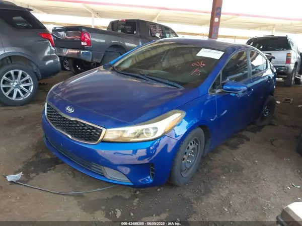 3KPFK4A70HE118351 2017 KIA FORTE - Image 2