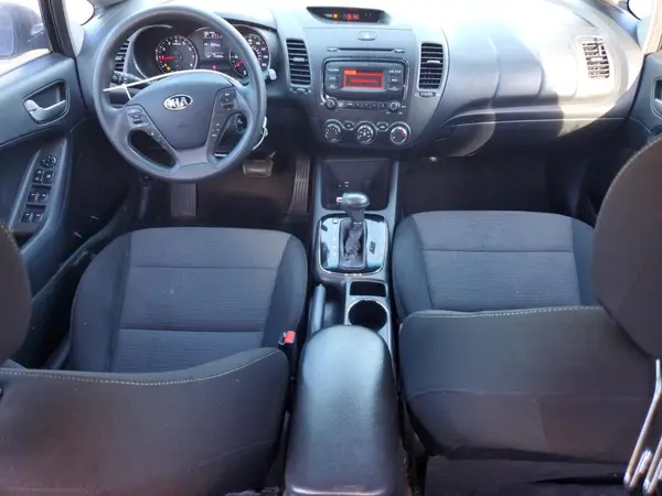 3KPFK4A70HE119855 2017 KIA FORTE - Image 8