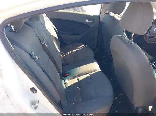3KPFK4A70HE120858 2017 KIA FORTE - Image 8