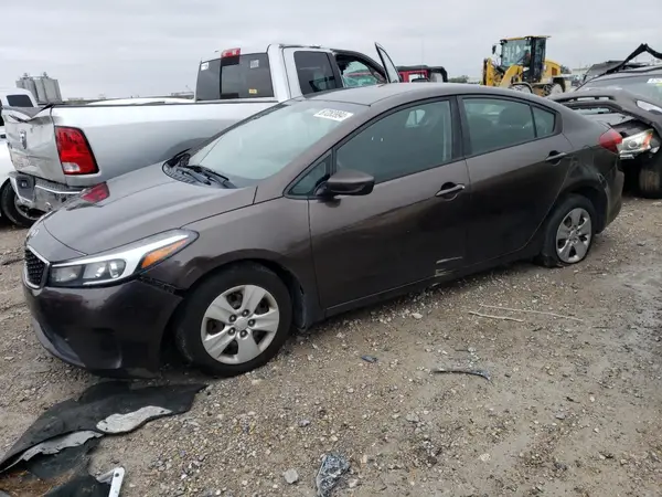 3KPFK4A70HE121587 2017 KIA FORTE - Image 1