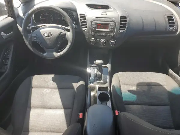 3KPFK4A70HE122285 2017 KIA FORTE - Image 8