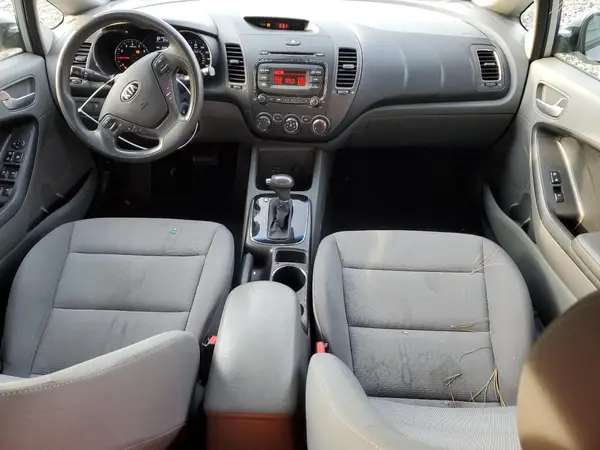 3KPFK4A70HE123503 2017 KIA FORTE - Image 8