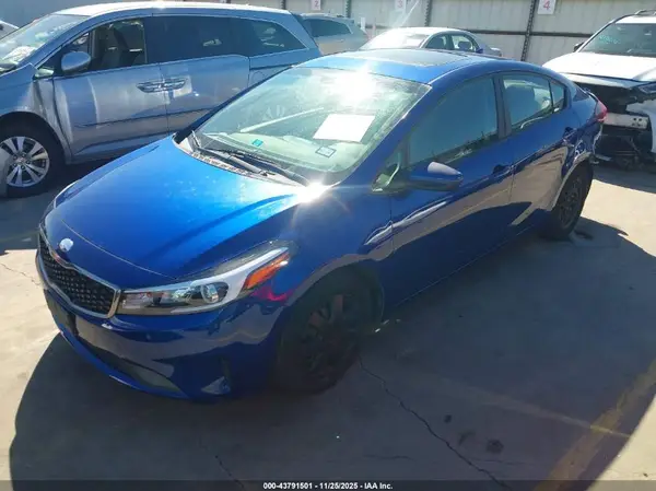 3KPFK4A70HE123954 2017 KIA FORTE - Image 2