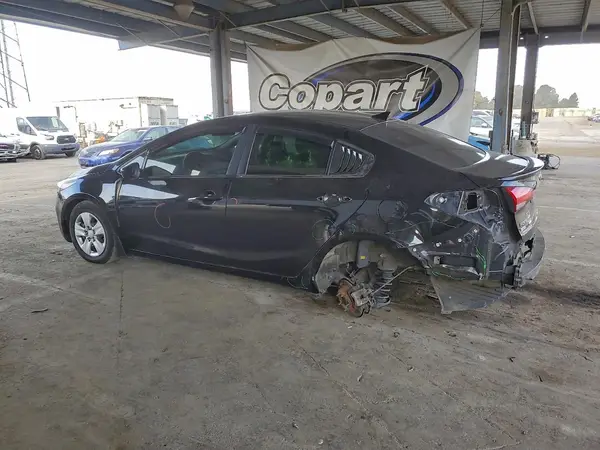 3KPFK4A70HE125395 2017 KIA FORTE - Image 2