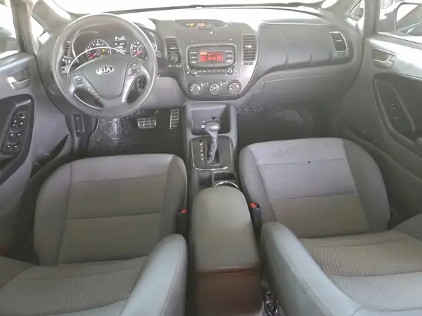 3KPFK4A70HE125395 2017 KIA FORTE - Image 8