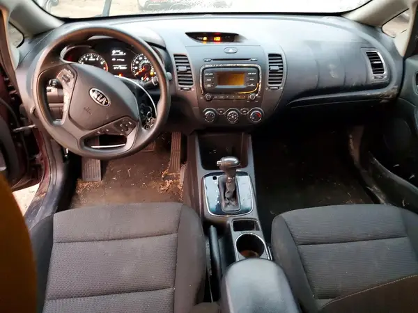 3KPFK4A70HE126790 2017 KIA FORTE - Image 8
