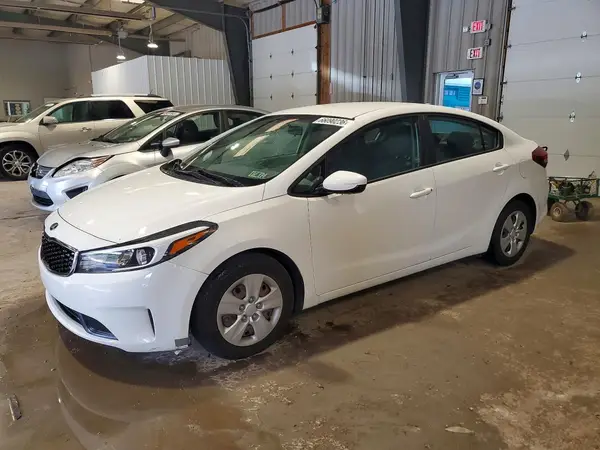3KPFK4A70HE127521 2017 KIA FORTE - Image 1