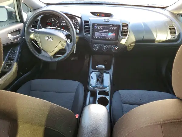 3KPFK4A70HE130967 2017 KIA FORTE - Image 8