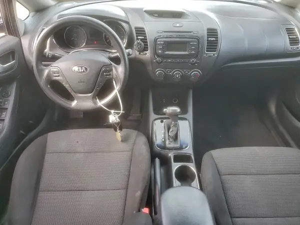 3KPFK4A70HE134016 2017 KIA FORTE - Image 8