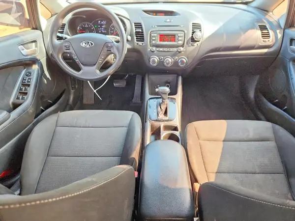 3KPFK4A70HE134078 2017 KIA FORTE - Image 8