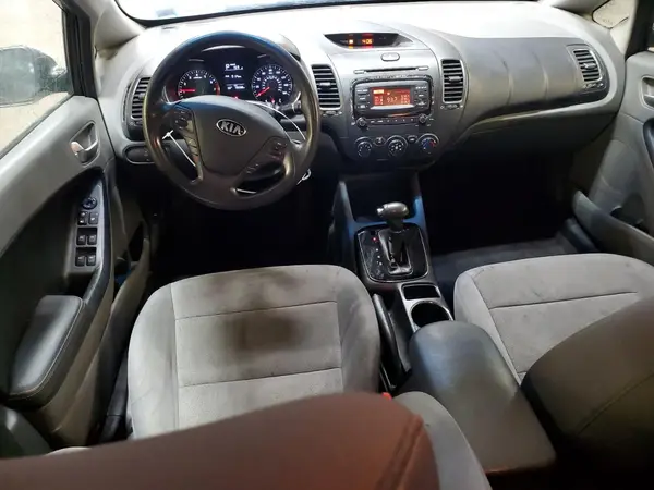 3KPFK4A70HE134520 2017 KIA FORTE - Image 8