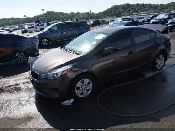 3KPFK4A70HE134842 2017 KIA FORTE - Image 2