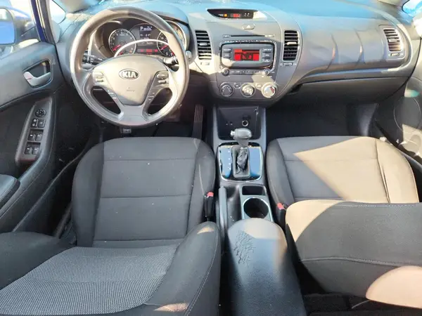 3KPFK4A70HE135263 2017 KIA FORTE - Image 8
