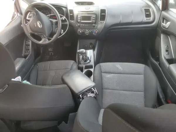 3KPFK4A70HE136235 2017 KIA FORTE - Image 8