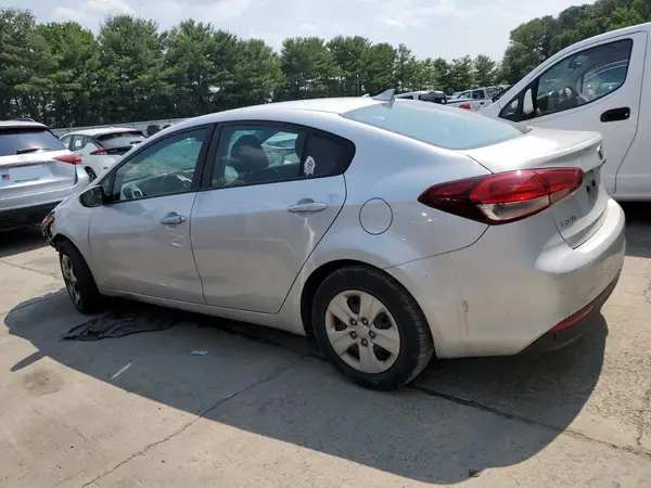 3KPFK4A70HE137370 2017 KIA FORTE - Image 2