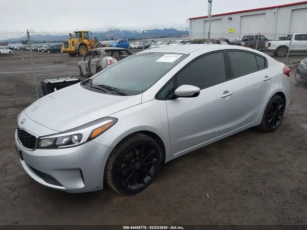 3KPFK4A70HE138731 2017 KIA FORTE - Image 2
