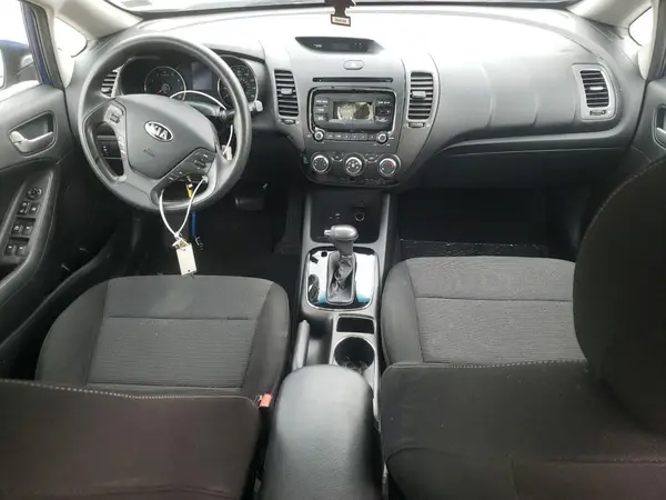 3KPFK4A70HE139409 2017 KIA FORTE - Image 8