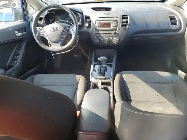 3KPFK4A70HE139927 2017 KIA FORTE - Image 8