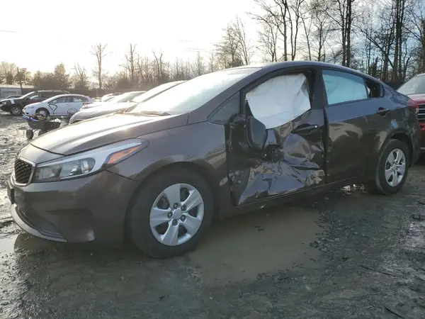 3KPFK4A70HE140060 2017 KIA FORTE - Image 1
