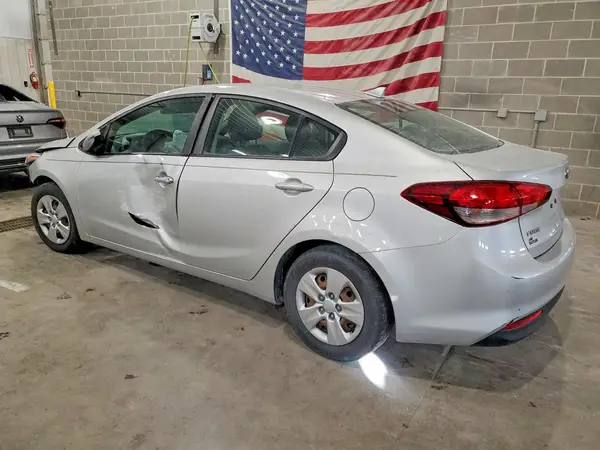 3KPFK4A70HE141239 2017 KIA FORTE - Image 2