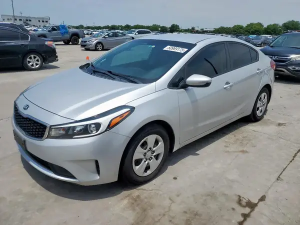 3KPFK4A70HE141743 2017 KIA FORTE - Image 1