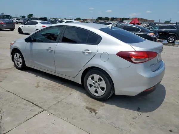 3KPFK4A70HE141743 2017 KIA FORTE - Image 2