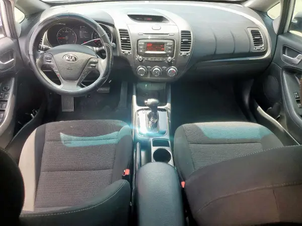 3KPFK4A70HE141743 2017 KIA FORTE - Image 8