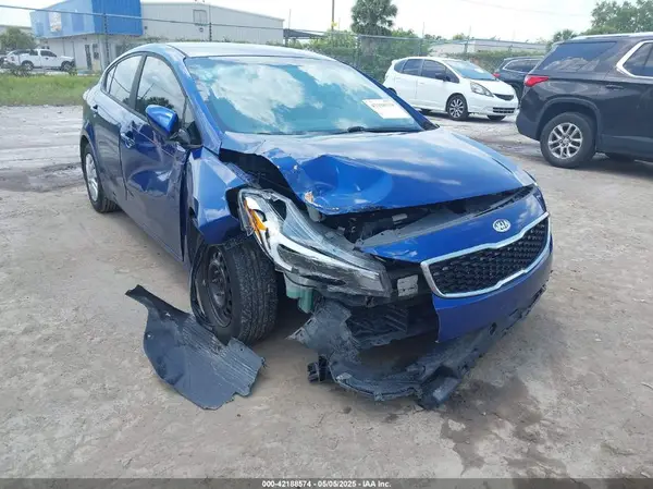 3KPFK4A70HE141855 2017 KIA FORTE - Image 1