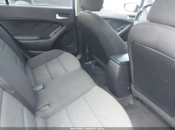 3KPFK4A70HE141855 2017 KIA FORTE - Image 8