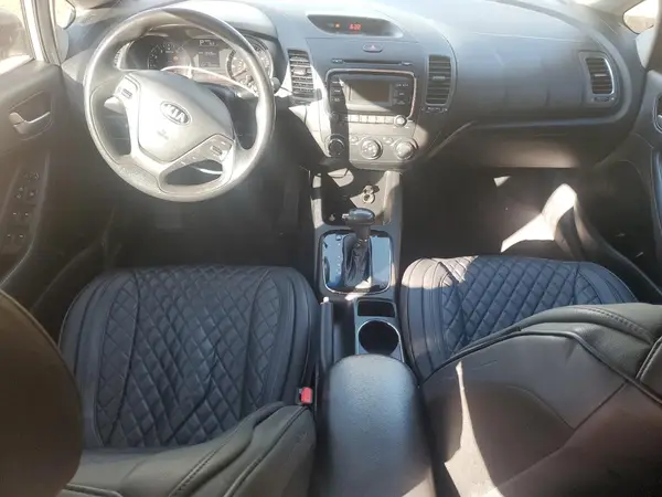 3KPFK4A70HE144819 2017 KIA FORTE - Image 8