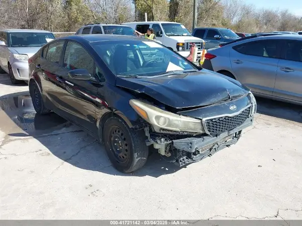3KPFK4A70HE145842 2017 KIA FORTE - Image 1