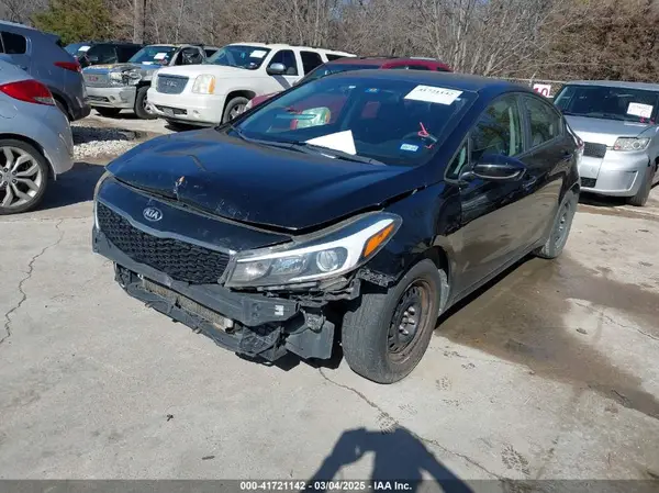 3KPFK4A70HE145842 2017 KIA FORTE - Image 2