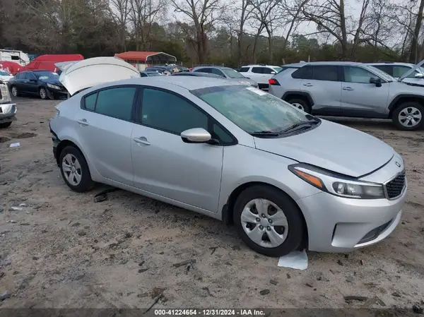 3KPFK4A70HE146781 2017 KIA FORTE - Image 1