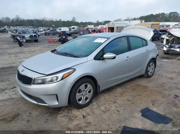 3KPFK4A70HE146781 2017 KIA FORTE - Image 2