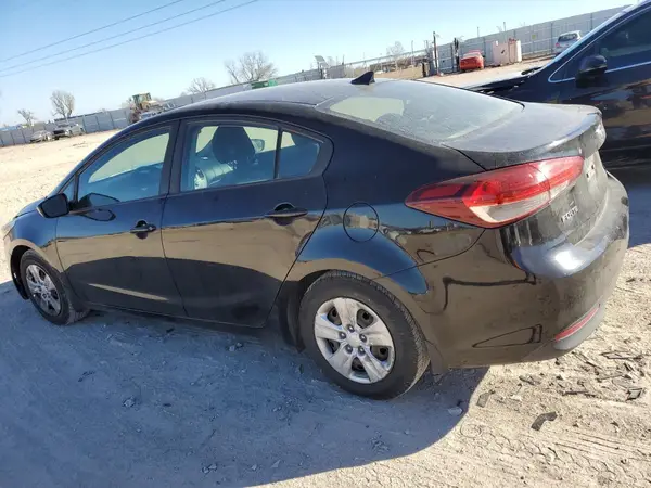 3KPFK4A70HE147204 2017 KIA FORTE - Image 2