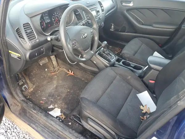 3KPFK4A70HE147624 2017 KIA FORTE - Image 8