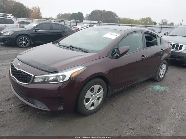 3KPFK4A70HE147946 2017 KIA FORTE - Image 2