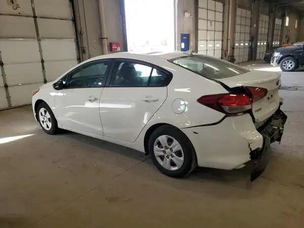 3KPFK4A70HE148045 2017 KIA FORTE - Image 2