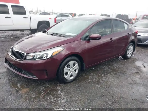 3KPFK4A70HE151219 2017 KIA FORTE - Image 2